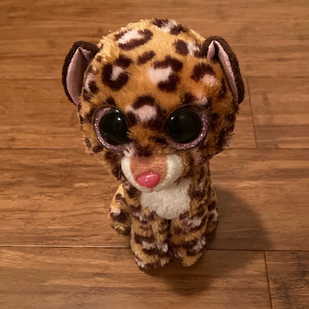 Patches the leopard